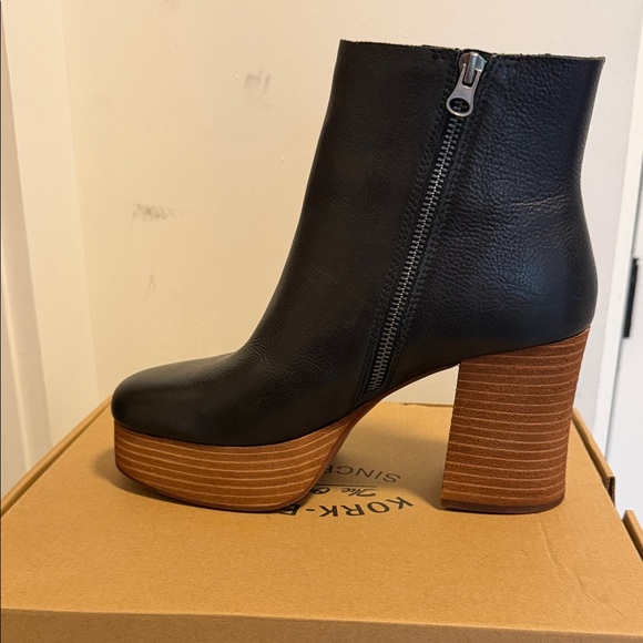 Kork-Ease Dark Leather Heeled Boots - Picture 3 of 5